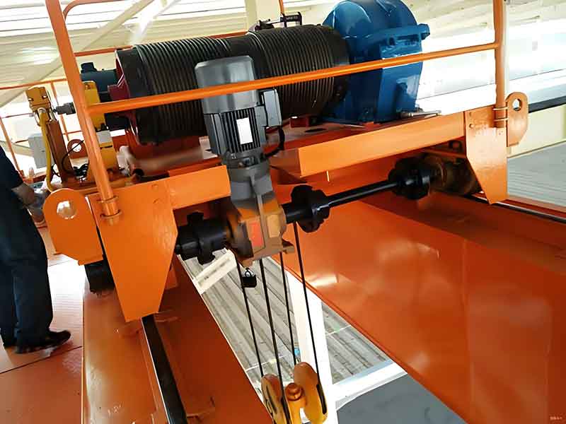 Double-girder trolley hoist example view