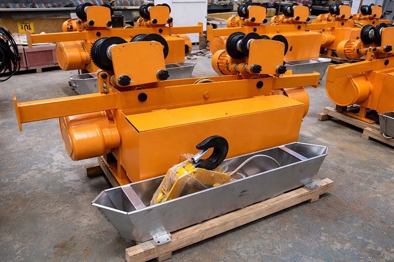 Galvanizing hoist side view