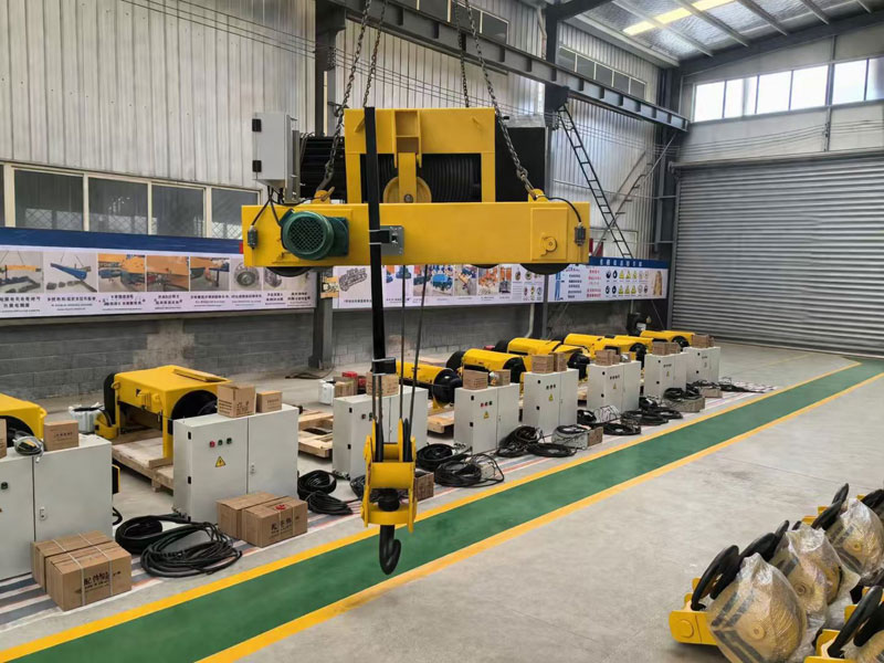 Factory display of double-girder trolley hoist